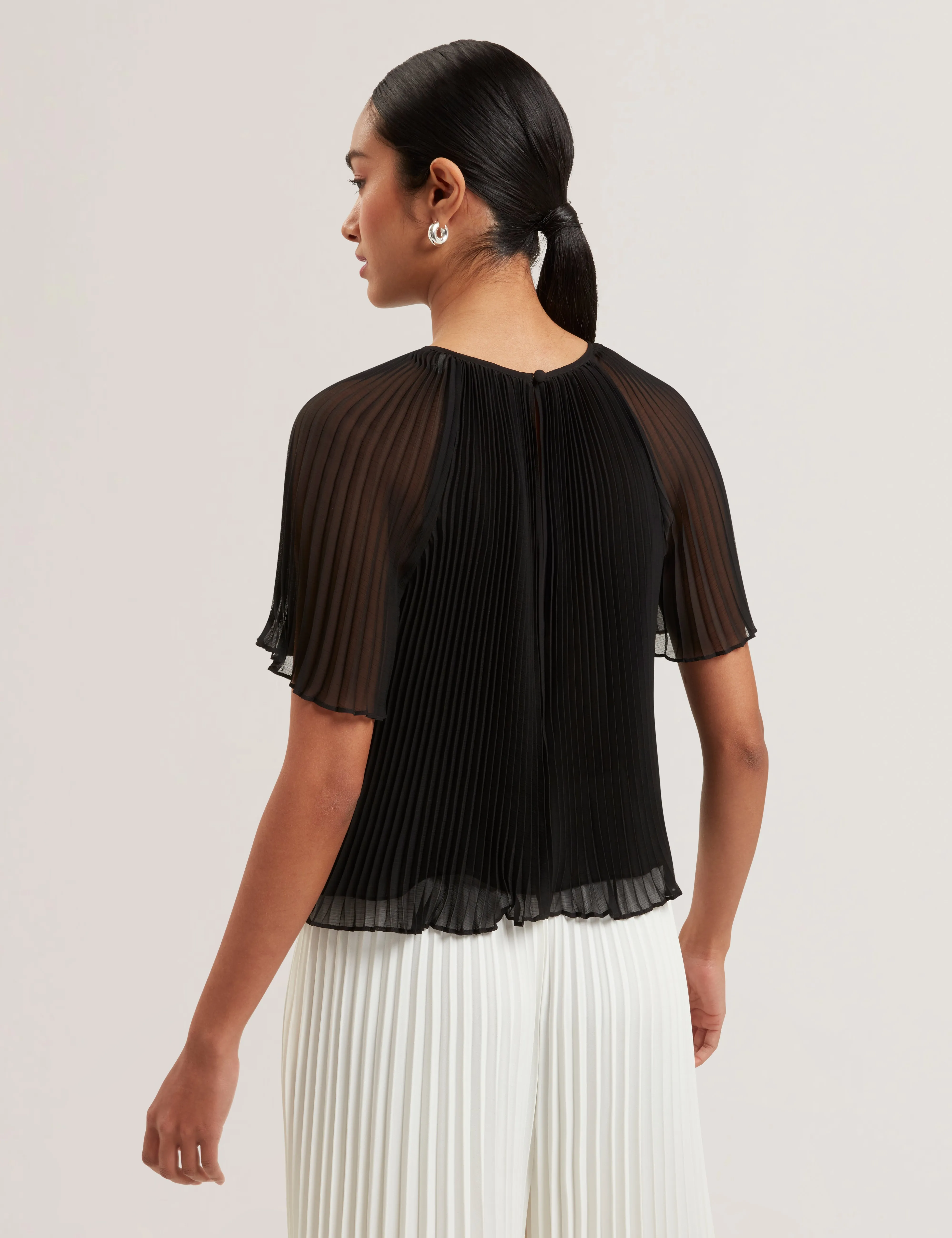 Agara Pleated Short Sleeve Blouse Black