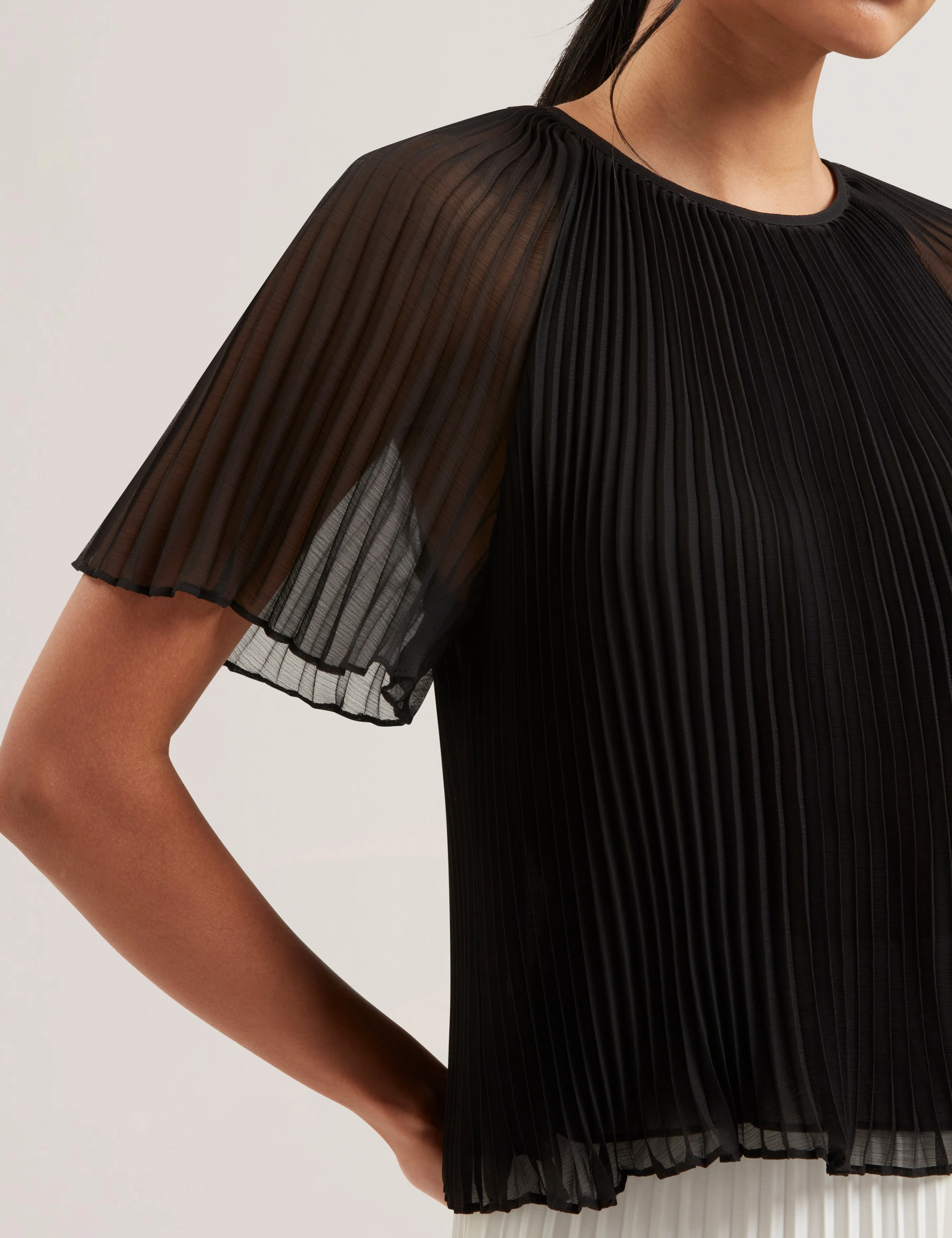 Agara Pleated Short Sleeve Blouse Black