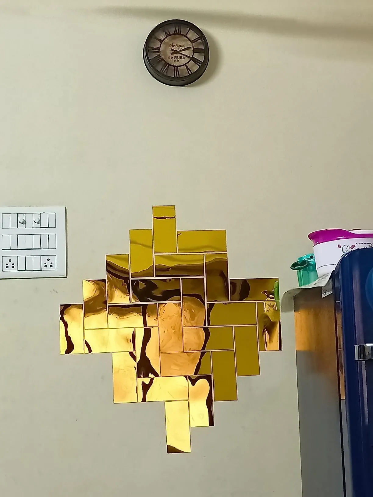 Bikri Kendra - 20 Rectangle Golden Mirror Stickers for Wall, Acrylic Mirror Wall Decor Sticker, Wall Stickers for Hall Room, Bed Room, Kitchen. Wall Mirror Stickers, 3D Acrylic Stickers Self-Adhesive