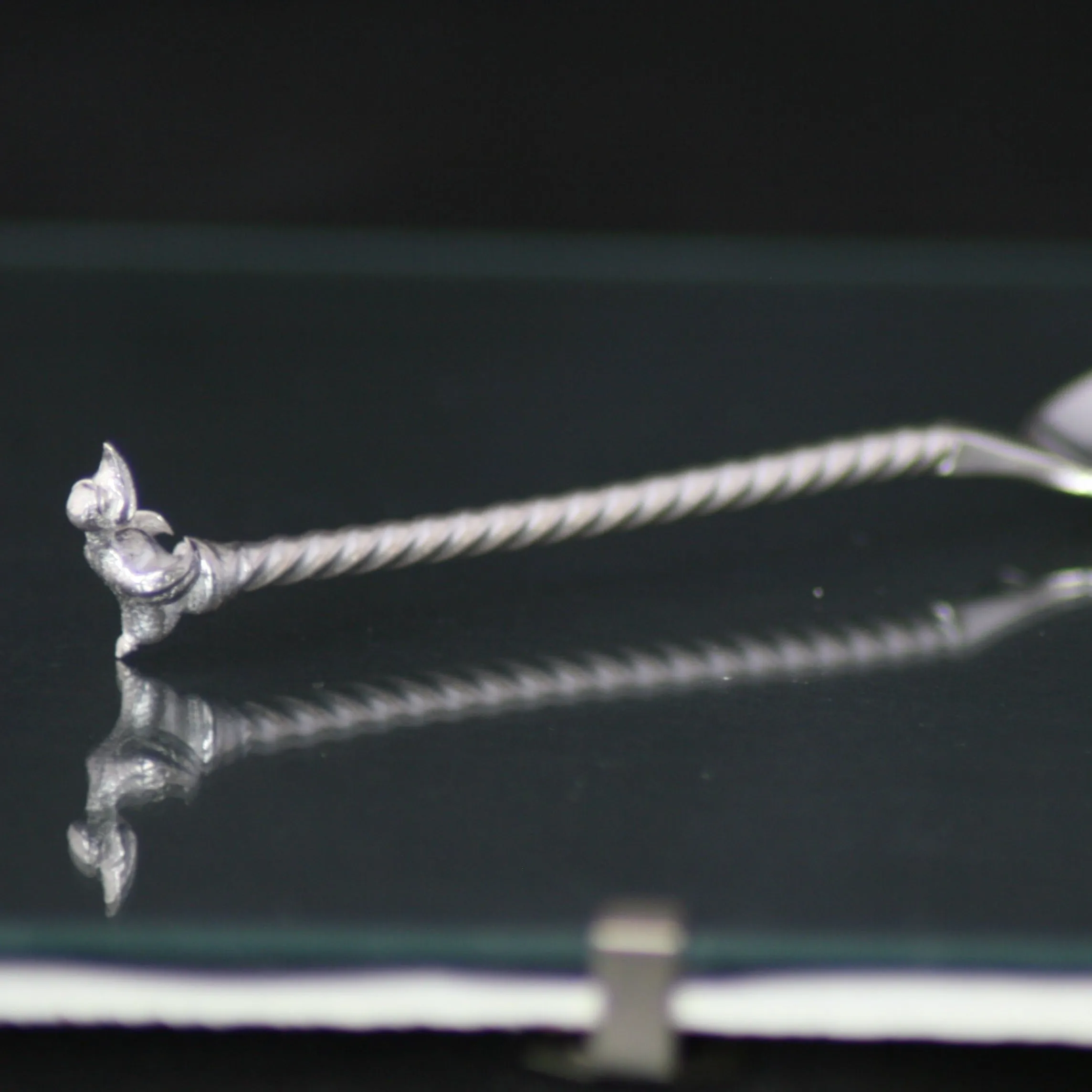 Car spoon