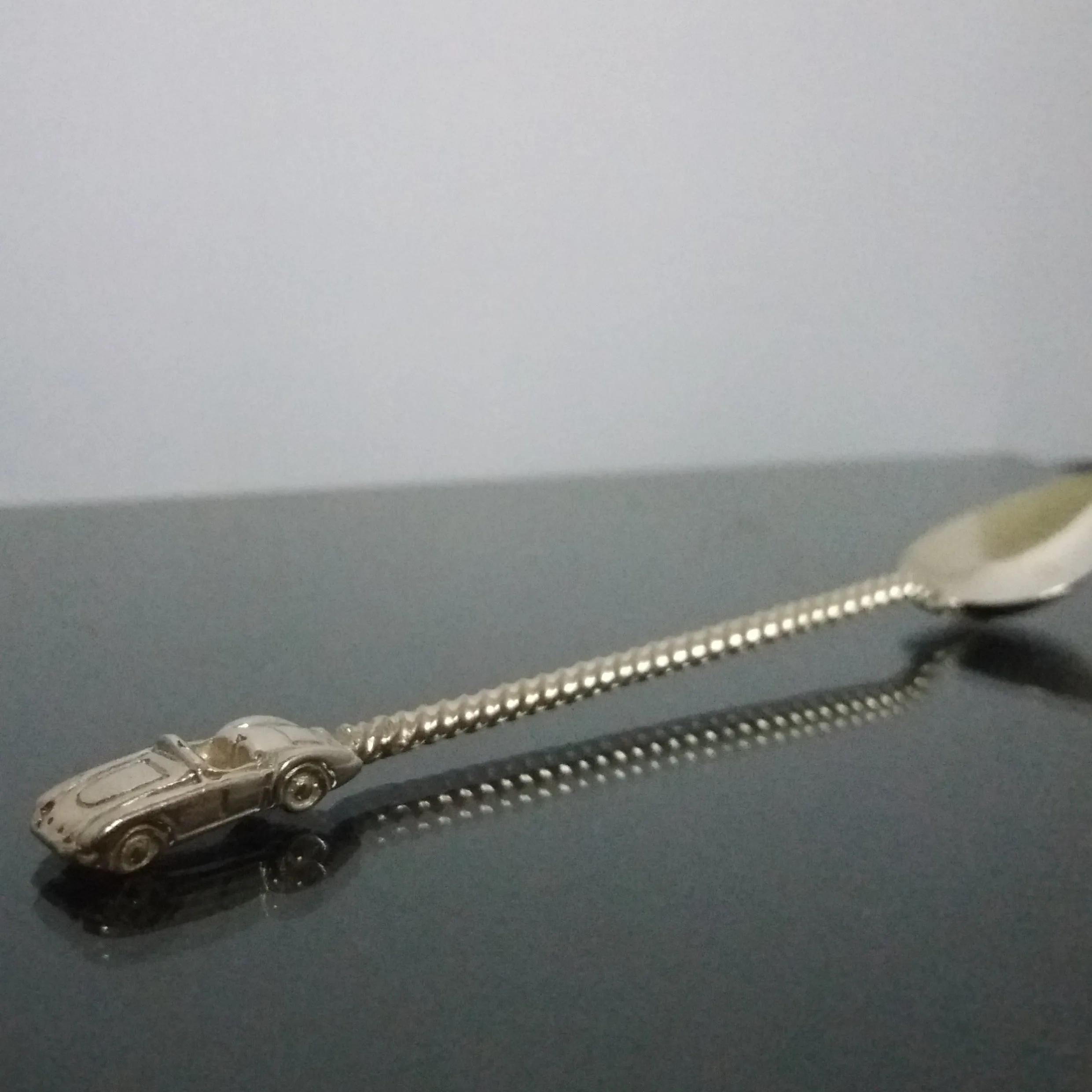 Car spoon