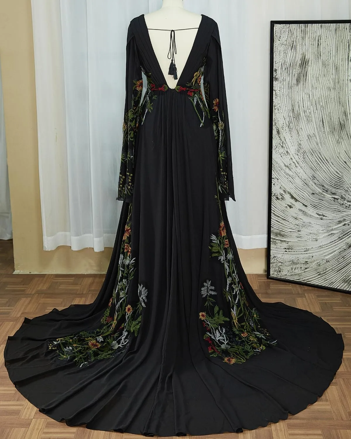 Floral Embroidered Wedding Dresses for Women Bride V Neck Bridal Gowns with Long Sleeves Boho Wedding Dress
