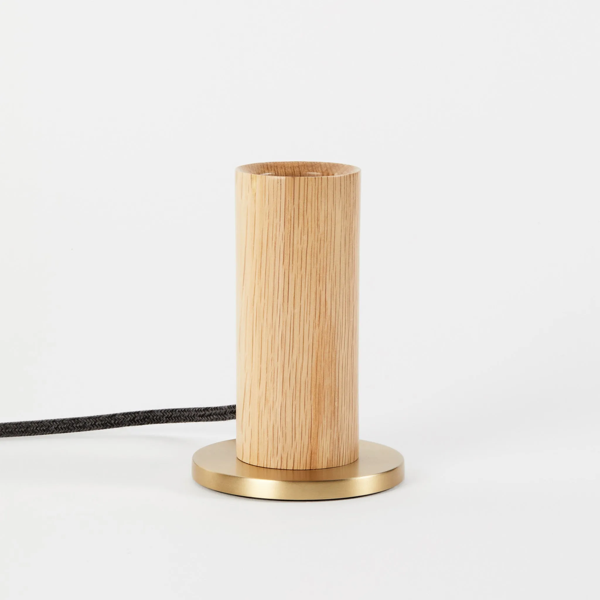 Knuckle Table Lamp in Oak   Noma