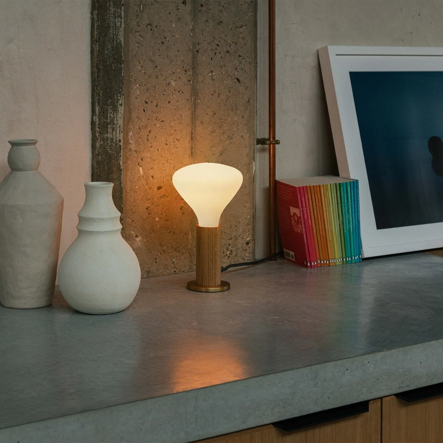 Knuckle Table Lamp in Oak   Noma