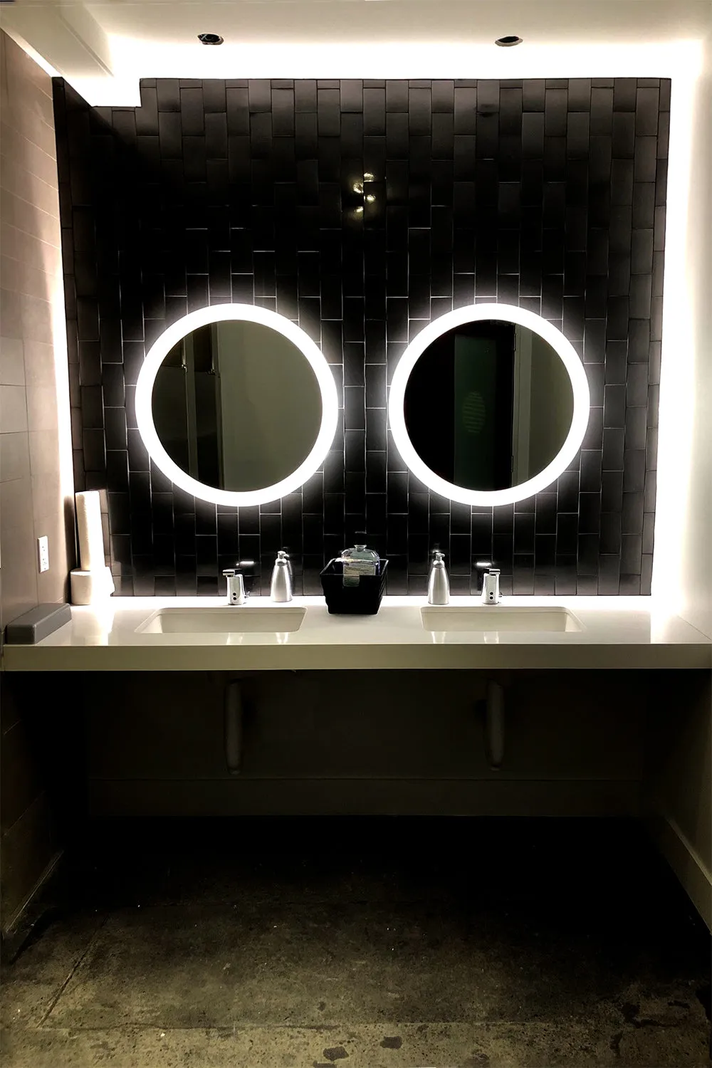 LED Mirror (Side-Lighted Round) 48" x 48"