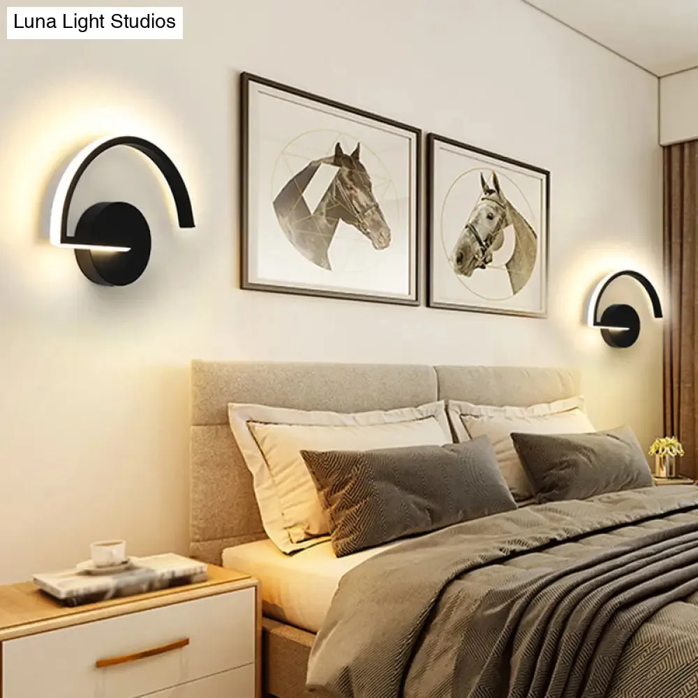 Nordic Style LED Metal Wall Sconce Lamp for Bedroom and Living Room