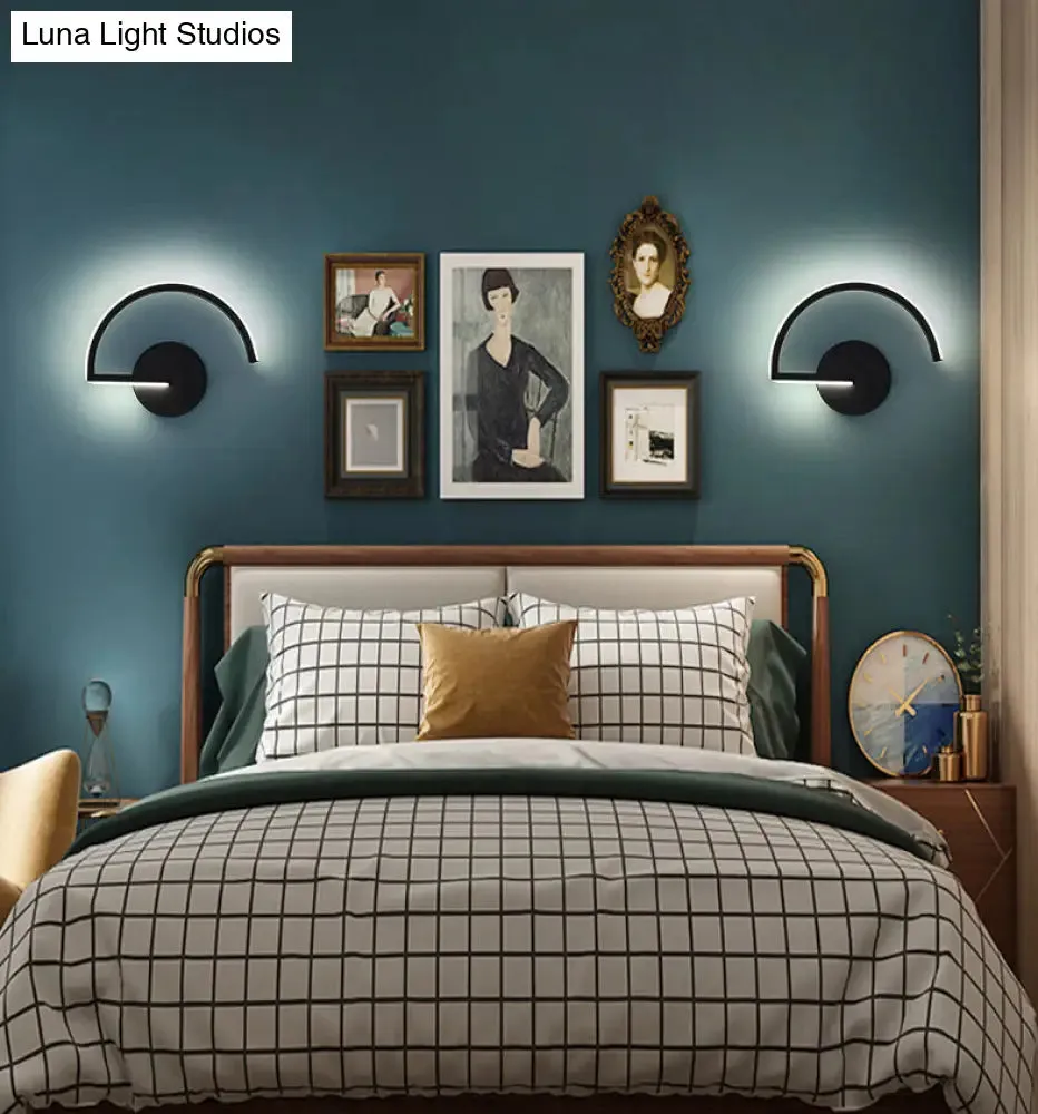 Nordic Style LED Metal Wall Sconce Lamp for Bedroom and Living Room