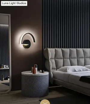Nordic Style LED Metal Wall Sconce Lamp for Bedroom and Living Room