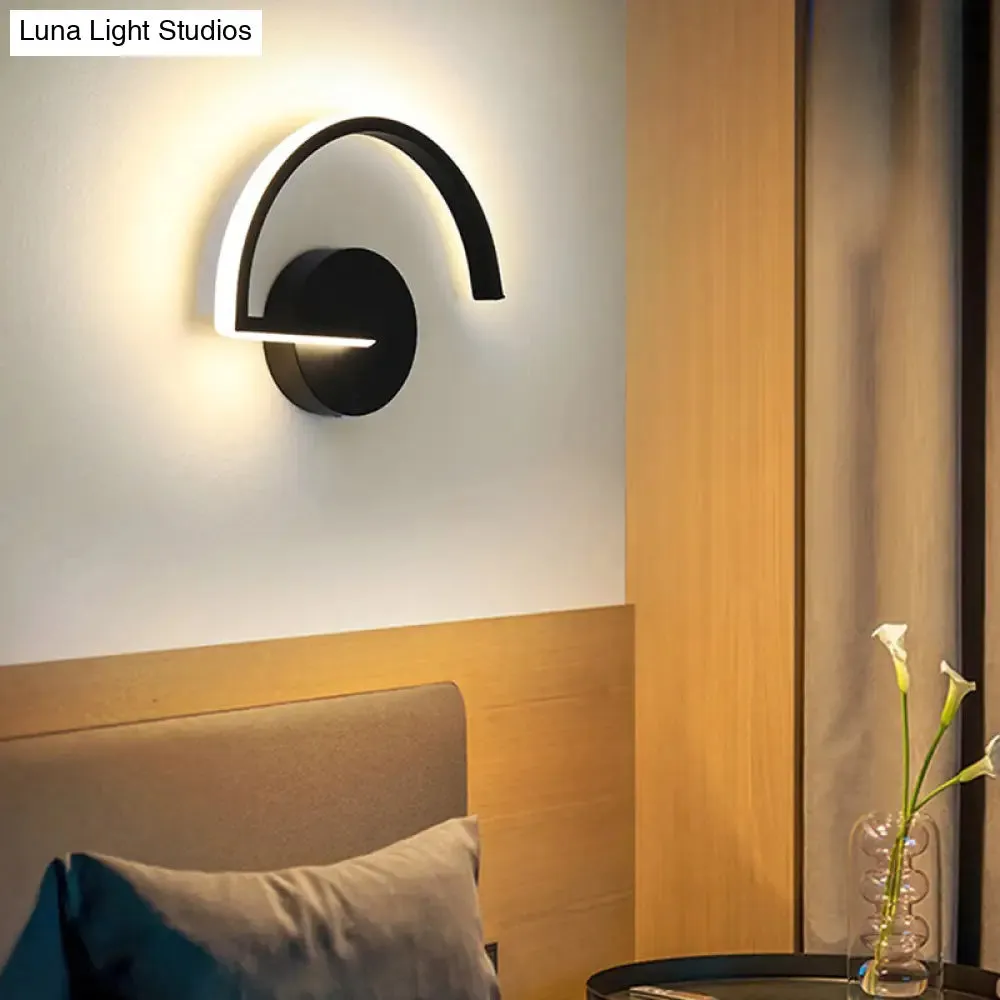 Nordic Style LED Metal Wall Sconce Lamp for Bedroom and Living Room
