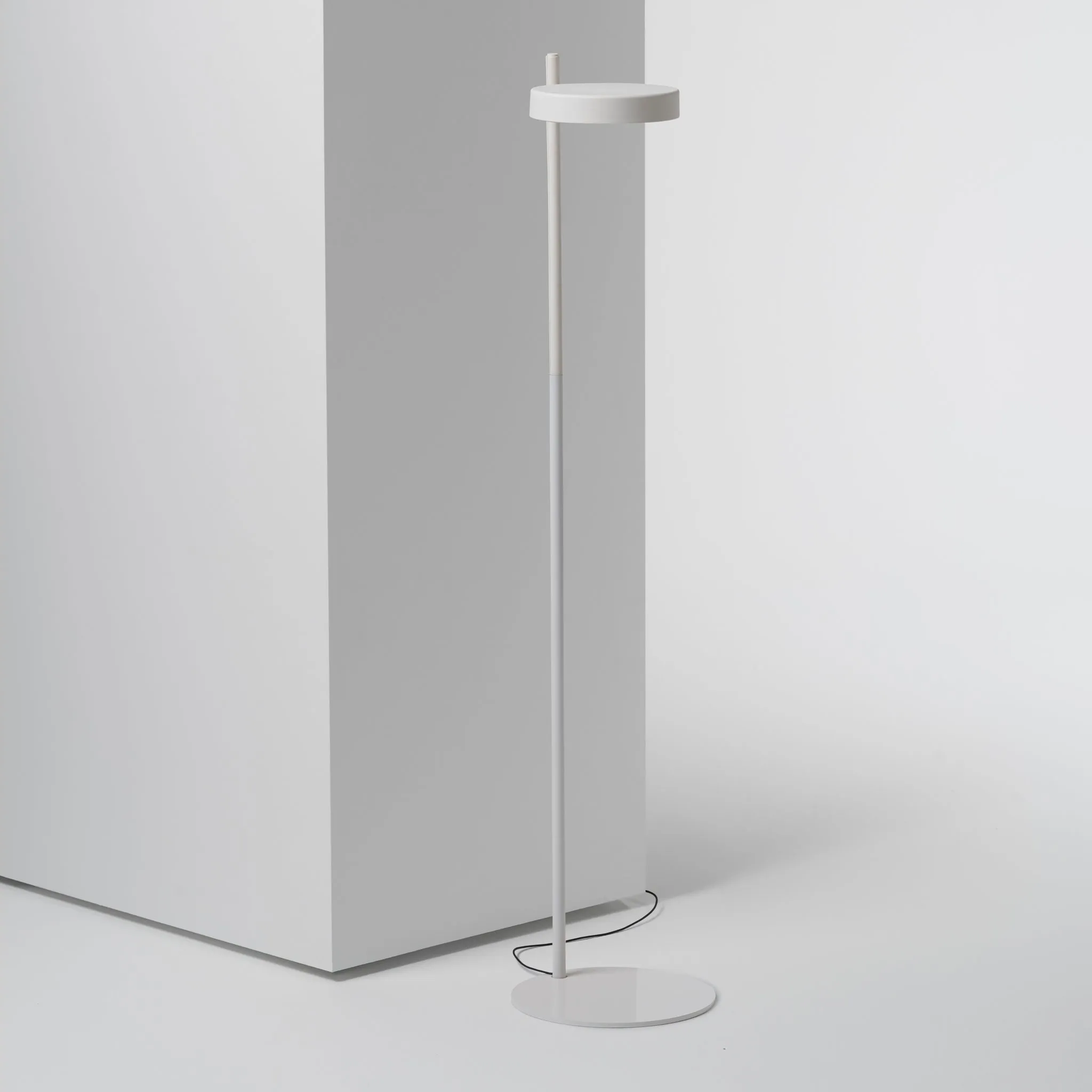 W182 Pastille Floor Lamp by Wastberg